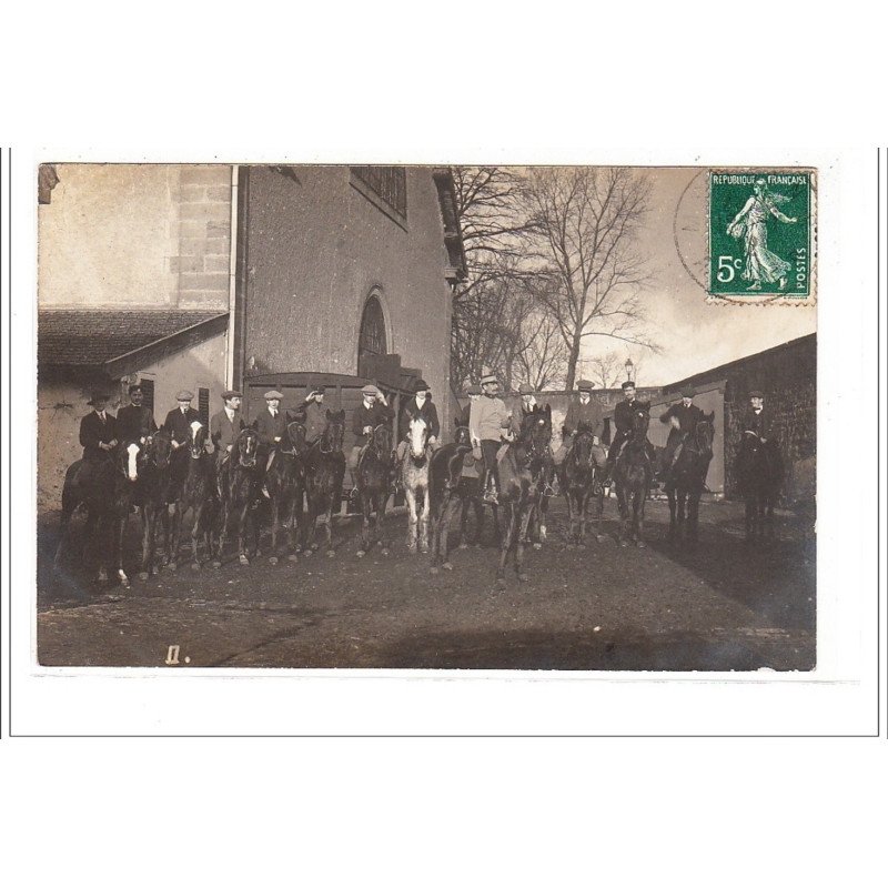 ALLIER - MOULINS - CARTE PHOTO Groupe de cavaliers - très bon état ALLIER - MOULINS - CARTE PHOTO Groupe de cavaliers - très bon état