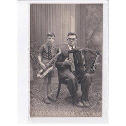 BAISIEUX (?): accordéon, saxophone, musiciens - très bon état