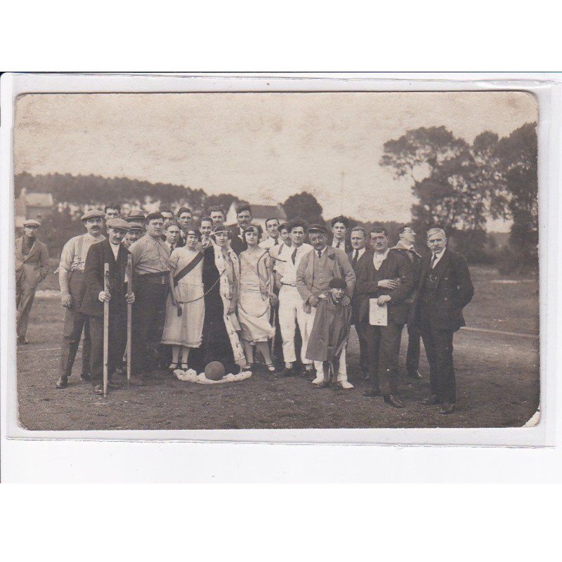 FRANCE: à localiser, carte photo, reine sport, personnages, échasse - état