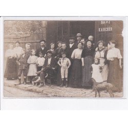 FRANCE: à localiser, carte photo, café, groupe de pernnes, chiens - état