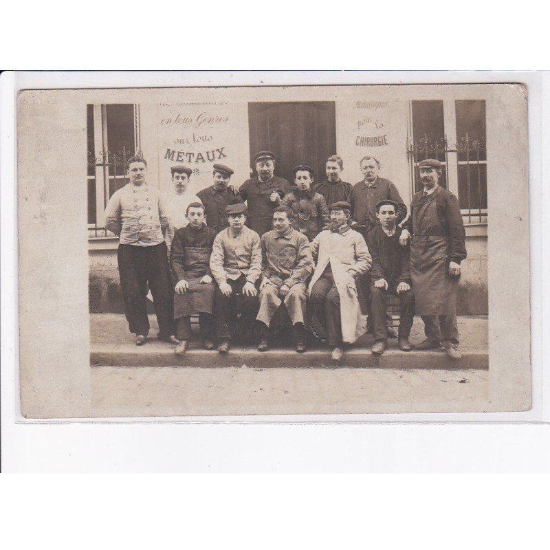 FRANCE: à localiser, carte photo, personnages, commerce médicale (?) - très bon état