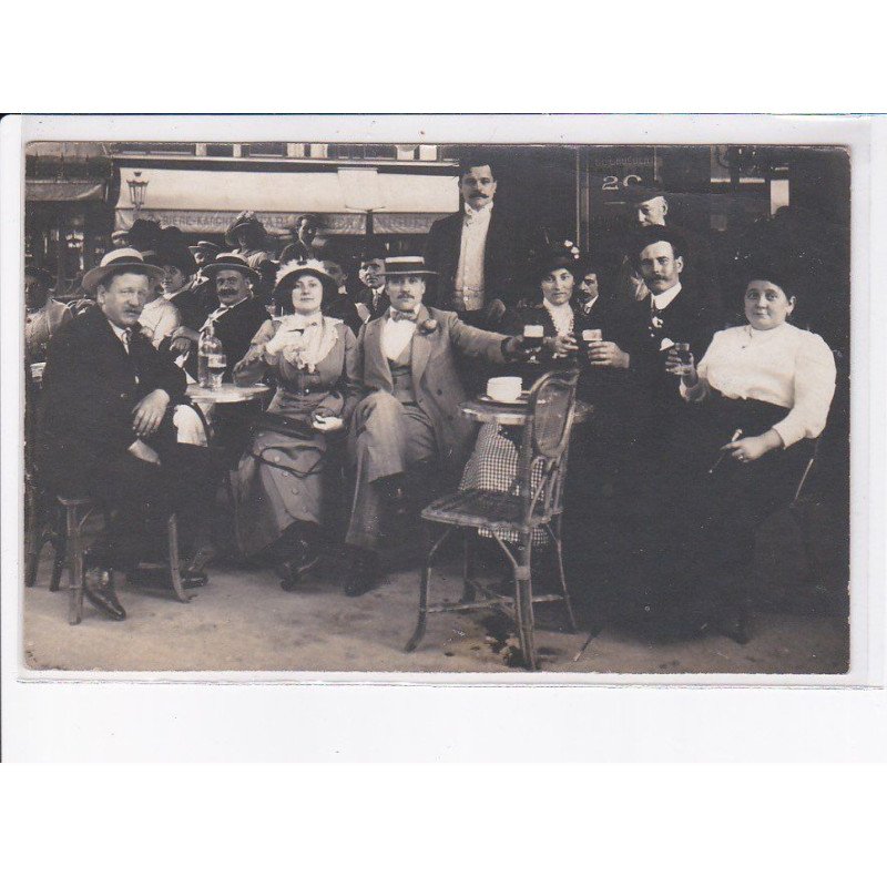 FRANCE: PARIS: à localiser, carte photo, personnages, apéro, bière, vin - très bon état