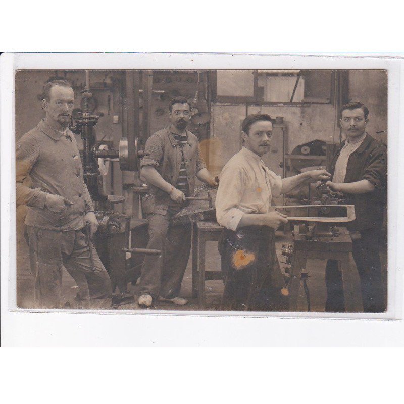 FRANCE: à localiser, carte photo, métier, atelier, forge (?) - état