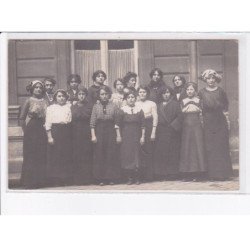 FRANCE: à localiser, carte photo, groupe de femme - très bon état