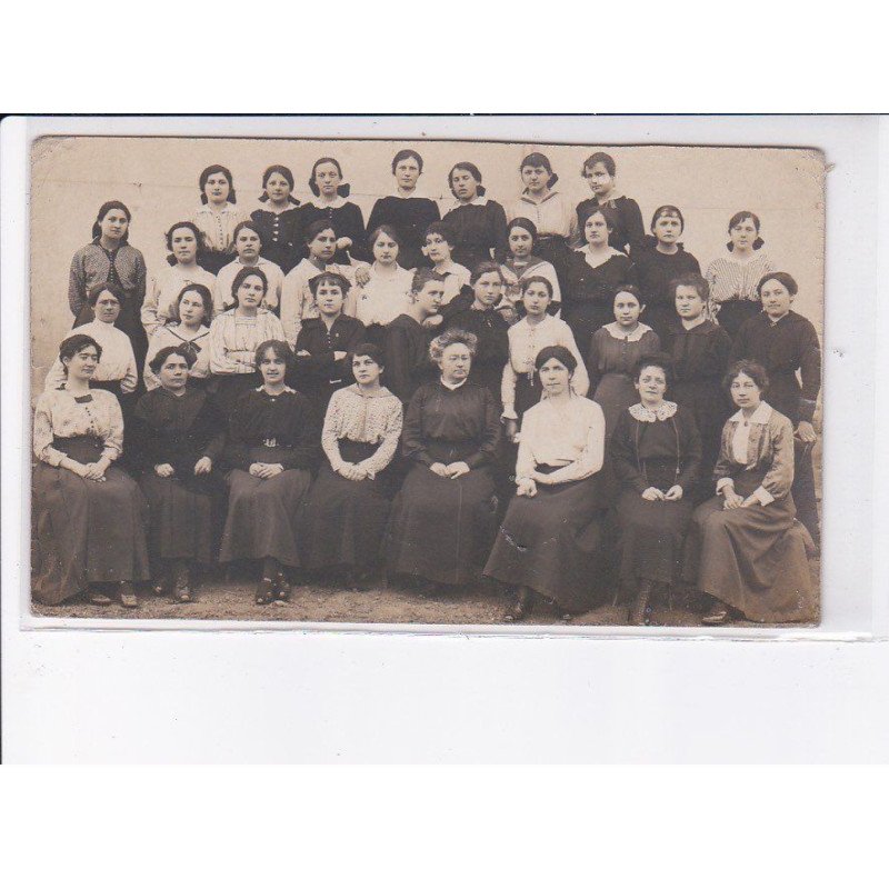 FRANCE: à localiser, carte photo, groupe de femmes - très bon état