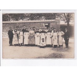 FRANCE: à localiser, carte photo, personnages avec tabllier - très bon état