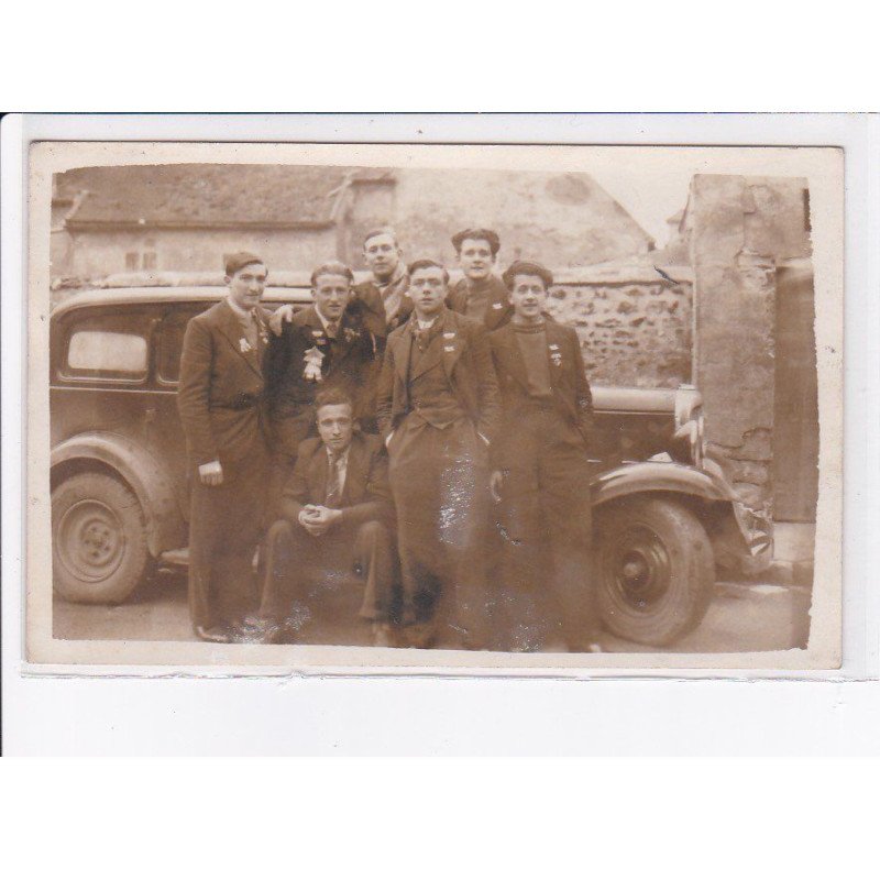FRANCE: à localiser, carte photo, automobile, personnages - très bon état