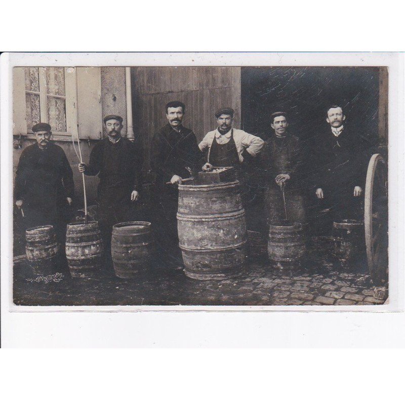 FRANCE: à localiser, carte photo, personnages, tonneaux - état