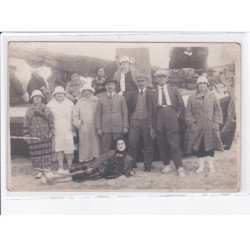 FRANCE: à localiser, carte photo, personnages sur la plage - très bon état