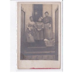 FRANCE: à localiser, carte photo, personnages - très bon état