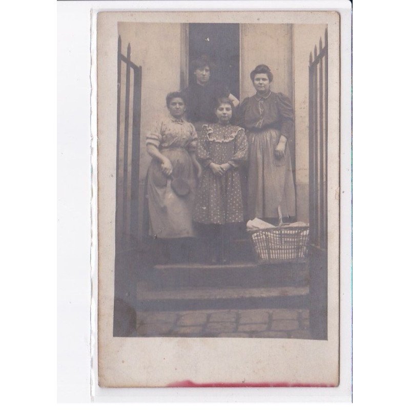 FRANCE: à localiser, carte photo, personnages - très bon état