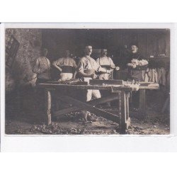 MAROC: CASABLANCA: menuiserie, bois - très bon état