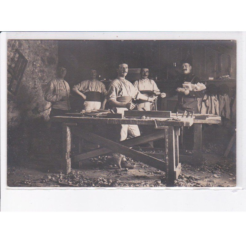 MAROC: CASABLANCA: menuiserie, bois - très bon état