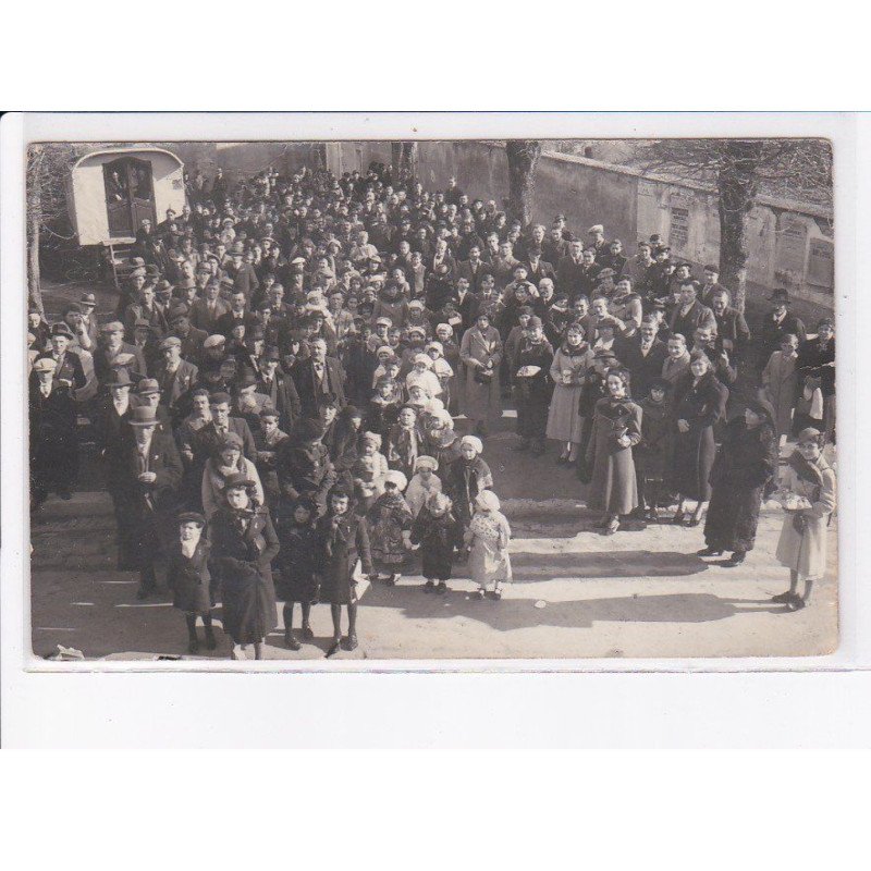 AIN (?): à localiser, fête de la saint-blaise, caravane - très bon état