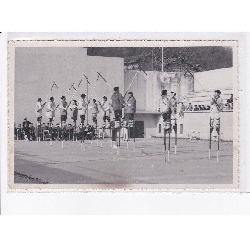 PEYREHORADE: echasses - très bon état