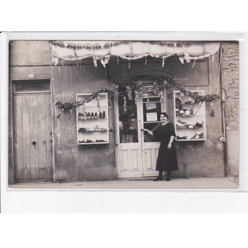 BOURGOIN-JALLIEU: 131 grande rue, cordonnerie - très bon état