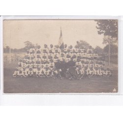 SAINT-PERE-en-RETZ: société de gymnastique, groupe de personnes - très bon état