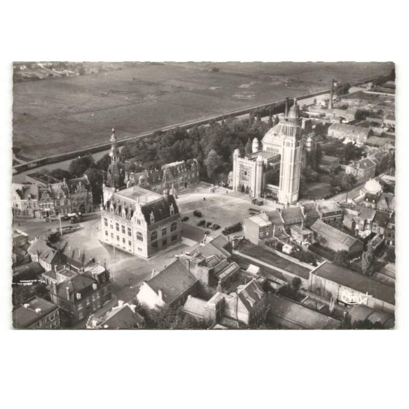 COMINES: l'hôtel de ville, l'élise saint-chrysole vue aérienne 10X15 - très bon état