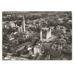COMINES: l'hôtel de ville, l'église saint-chrysole, vue aérienne 10X15 - très bon état