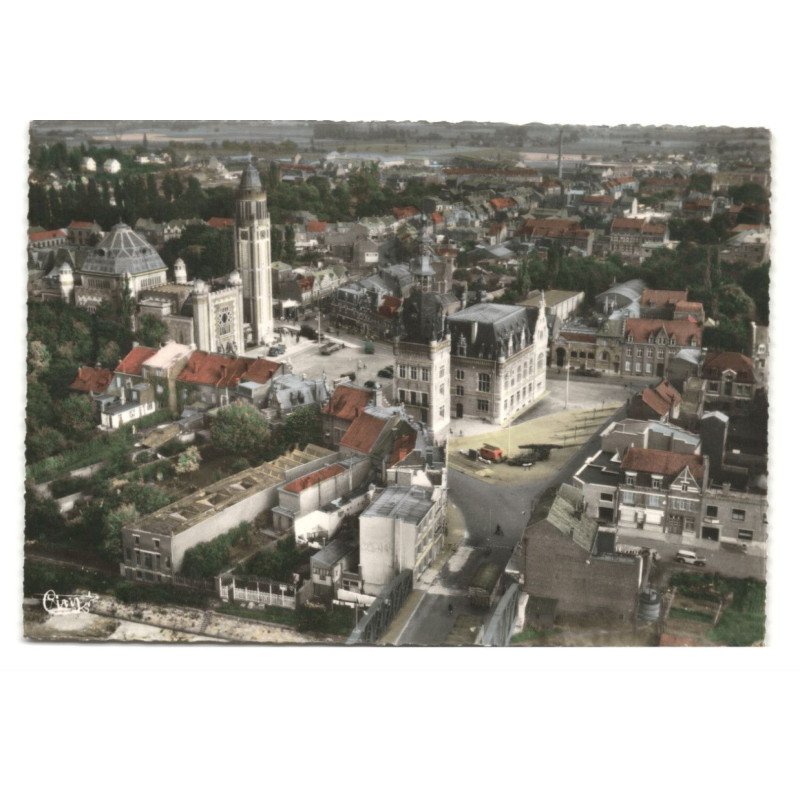 COMINES: l'hôtel de ville, l'église saint-chrysole vue aérienne 10X15 - très bon état