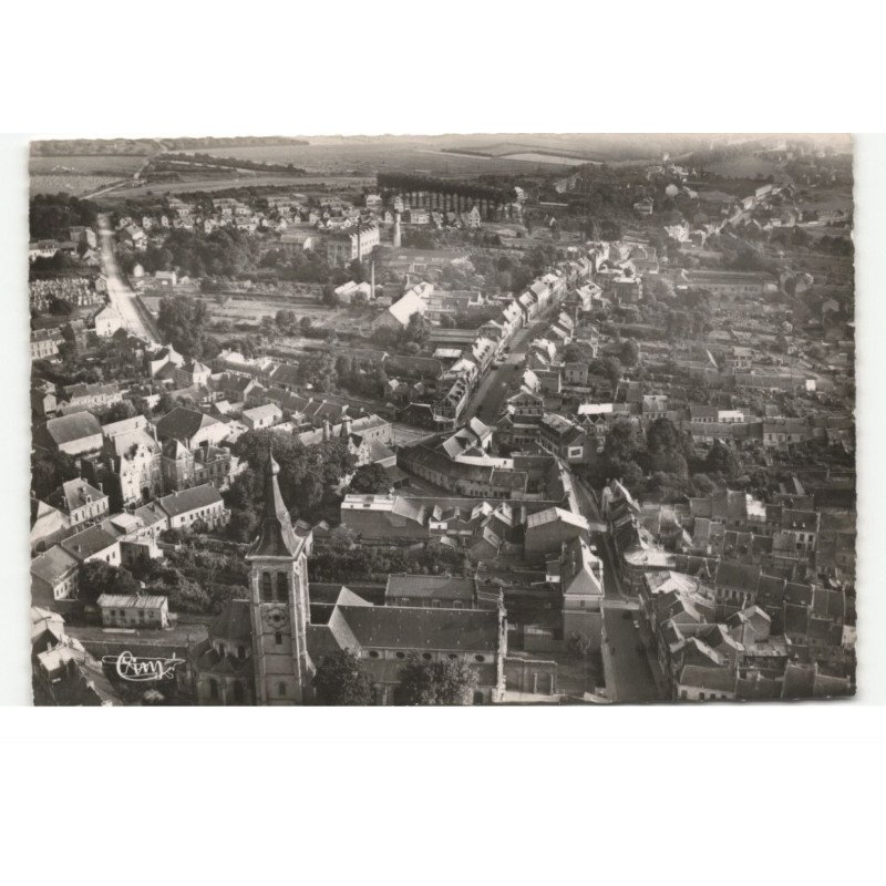 LE CATEAU: l'église vue aérienne 10X15 - très bon état