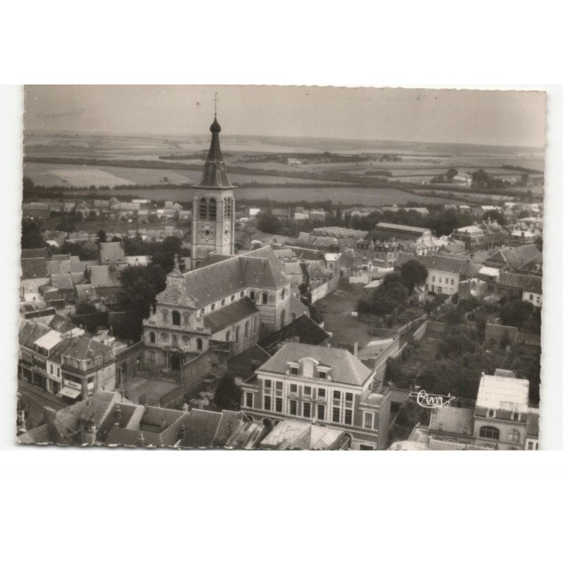 LE CATEAU: l'église saint-martin vue aérienne 10X15 - très bon état