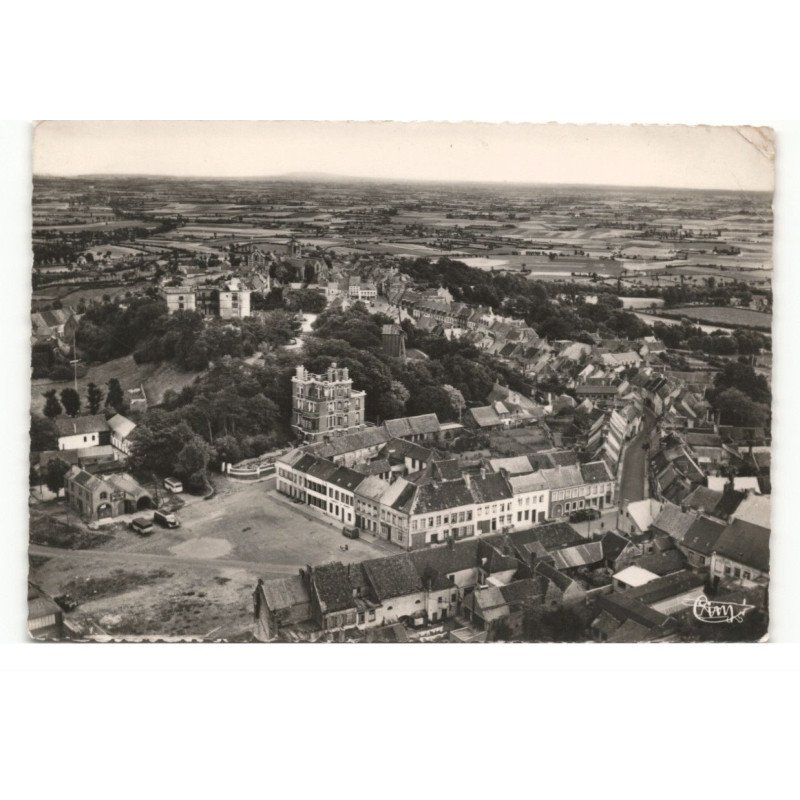 MONT-CASSEL: vue panoramique place plumer vue aérienne 10X15 - état