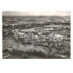 MONT-CASSEL: l'église vue aérienne 10X15 - état