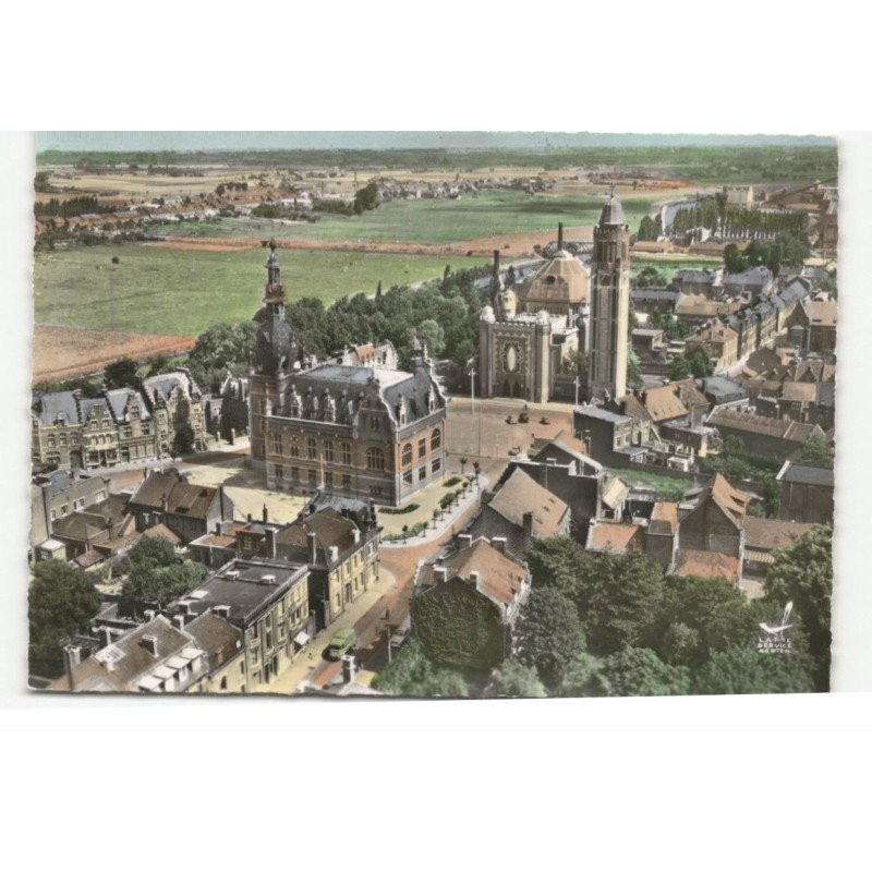 COMINES: la mairie et l'église vue aérienne 10X15 - très bon état