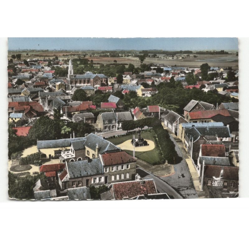 CLARY: place du monument vue aérienne 10X15 - très bon état