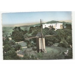 MONT CASSEL: le moulin érigé sur l'emplacement de l'ancien kastel meuler vue aérienne 10X15 - très bon état