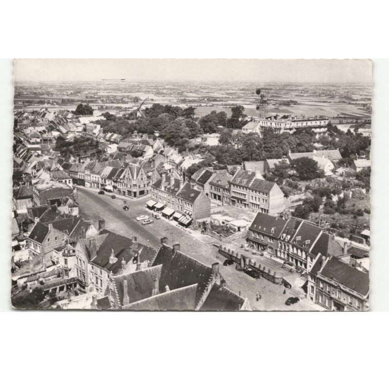 MONT CASSEL: place du générale de gaulle vue aérienne 10X15 - très bon état