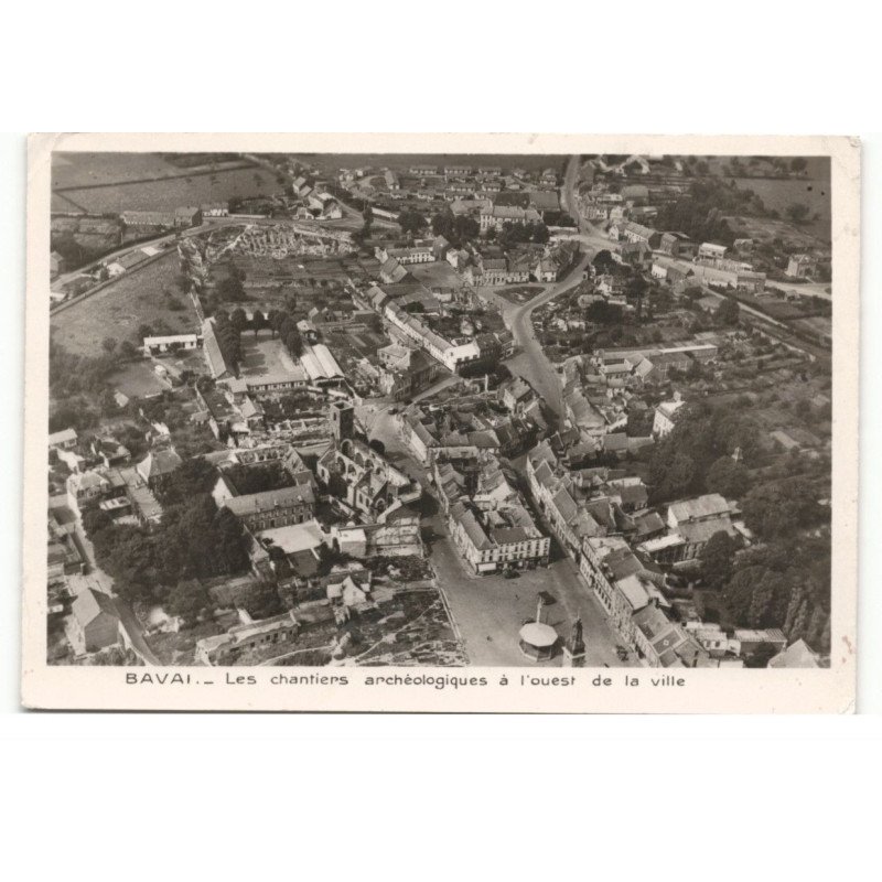 BAVAI: les chantiers archéologiques à l'ouest de la ville vue aérienne 10X15 - tres bon etat