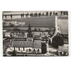 BOESEGHEM: l'église, vue aérienne 10X15 - tres bon etat
