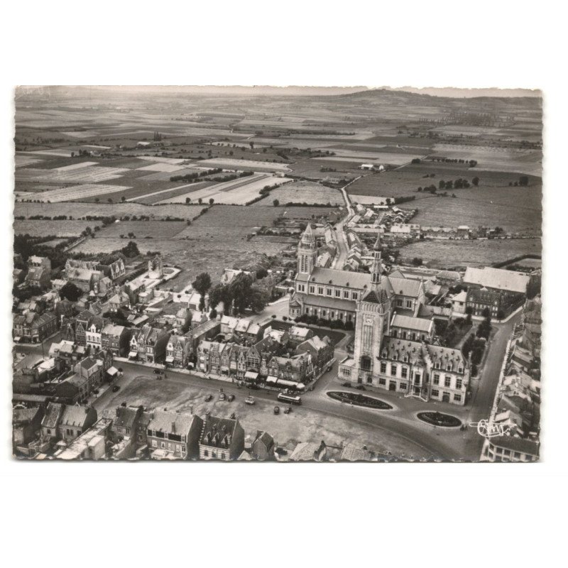 BAILLEUL: a l'horizon à gauche le mont cassel à droite mont des cats vue aérienne 10X15 - tres bon etat