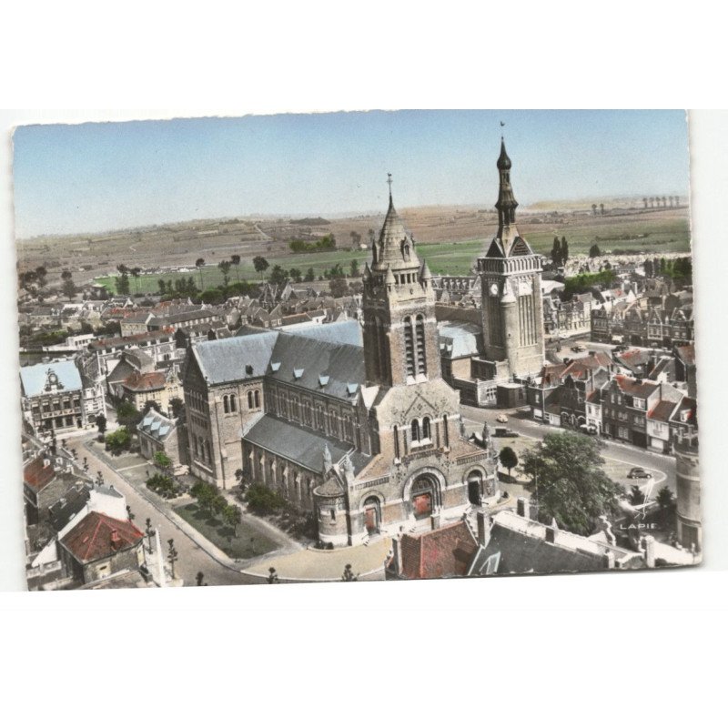 BAILLEUL: l'église saint-waast vue aérienne 10X15 - tres bon etat