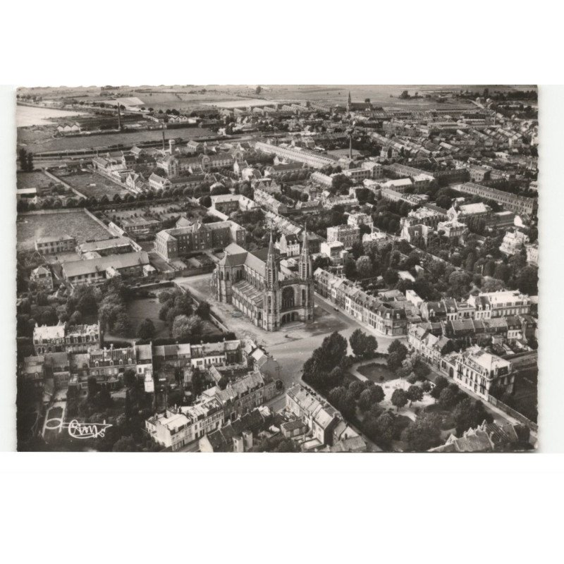 ARMENTIERES: l'église notre-dame vue aérienne 10X15 - très bon etat