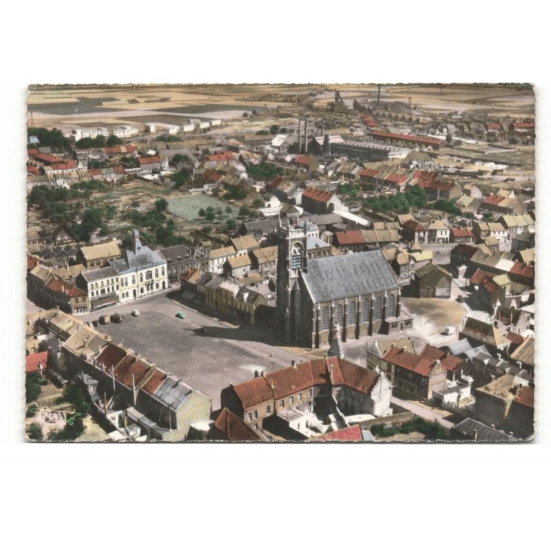 ANICHE: place de l'église vue aérienne 10X15 - très bon etat