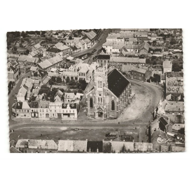 ANICHE: l'église vue aérienne 10X15 - très bon etat