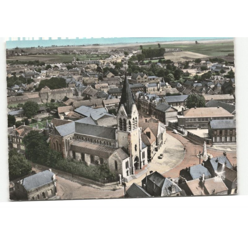 AVESNES-les-AUBERT: l'église et le groupe scolaire vue aérienne 10X15 - très bon etat