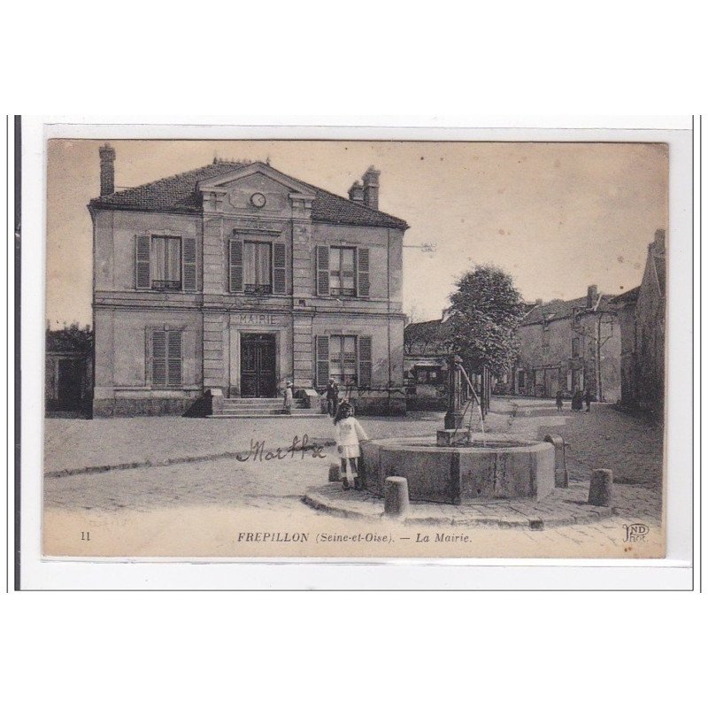 FREPILLON : la mairie - tres bon etat