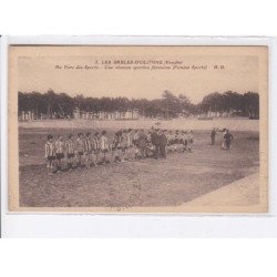 LES SABLES-D'OLONNE: au parc des sports, une réunion sportive féminine (femins sports) - très bon état