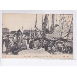 LA ROCHELLE: déchargement d'un morutier - très bon état