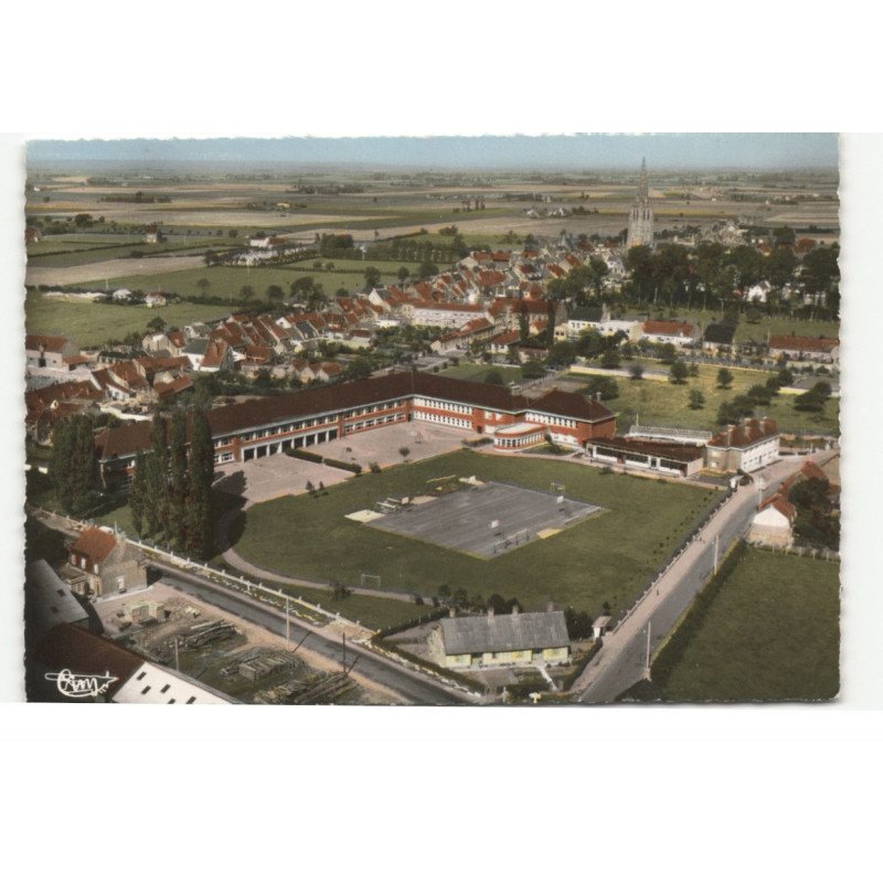 HONDSCHOOTE: le groupe scolaire vue aérienne 11X15 - très bon état