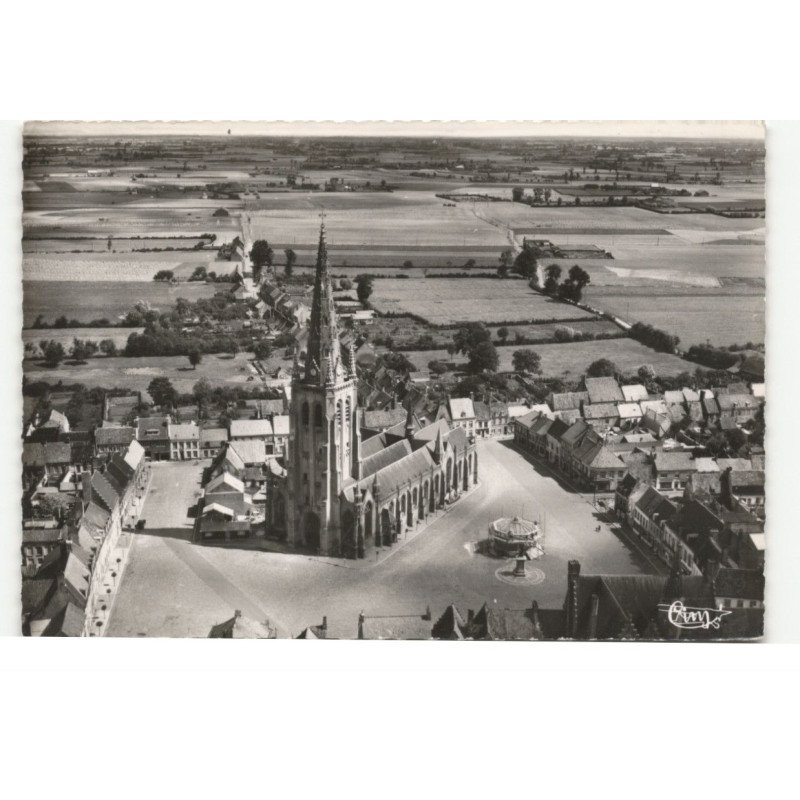HONDSCHOOTE: l'église vue aérienne 11X15 - très bon état