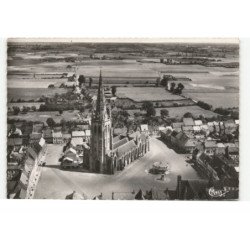 HONDSCHOOTE: l'église vue aérienne 11X15 - très bon état