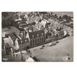 HONDSCHOOTE: l'hôtel de ville vue aérienne 11X15 - très bon état