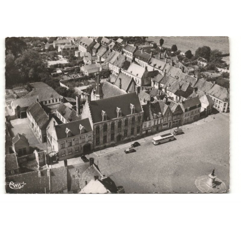 HONDSCHOOTE: l'hôtel de ville vue aérienne 11X15 - très bon état