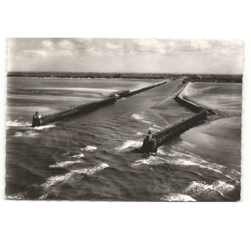 GRAND-FORT-PHILIPPE: les jetées, petit-fort vue aérienne 11X15 - très bon état