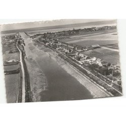 GRAND-FORT-PHILIPPE et PETIT-FORT-PHILIPPE: le chenal et les jetées vue aérienne 10X15 - très bon état